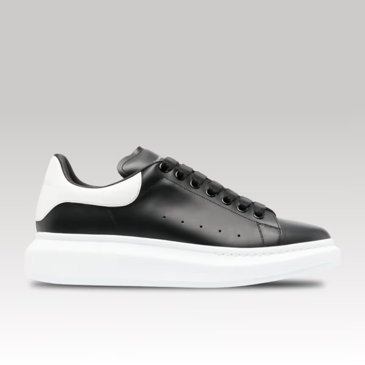 - Alexander Mcqueen Casual Sneaker Black e White_00000